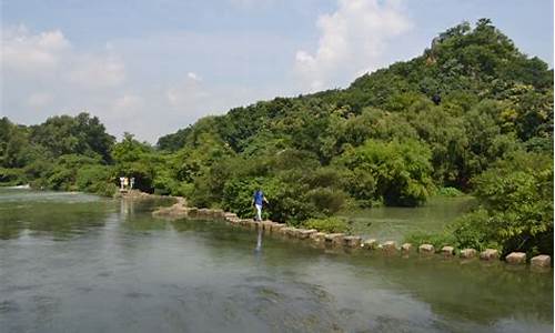 花溪公园飞机_花溪公园飞机在哪个景点